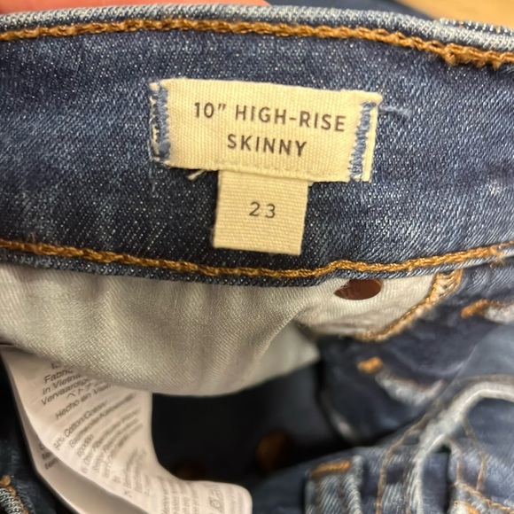 Madewell 10” High-Rise Skinny Jeans - Button Front Edition, Mackey Wash - Picture 2 of 4